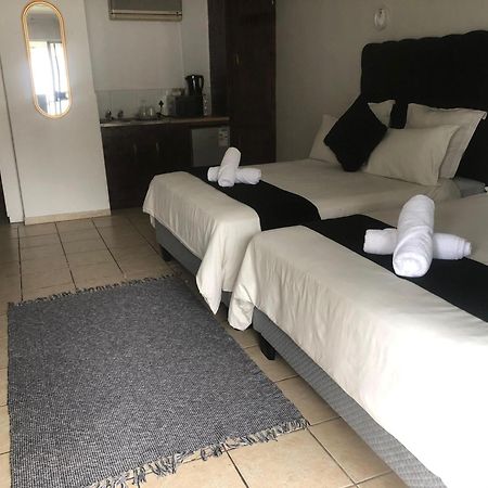 Jnc Lodge Richardsbaai Buitenkant foto