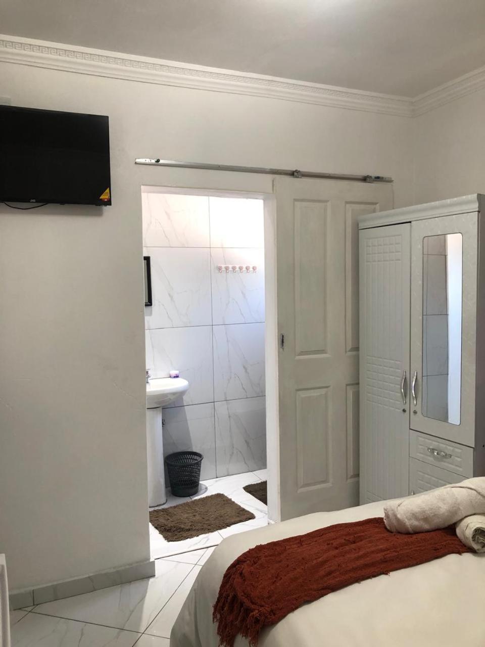 Jnc Lodge Richardsbaai Buitenkant foto