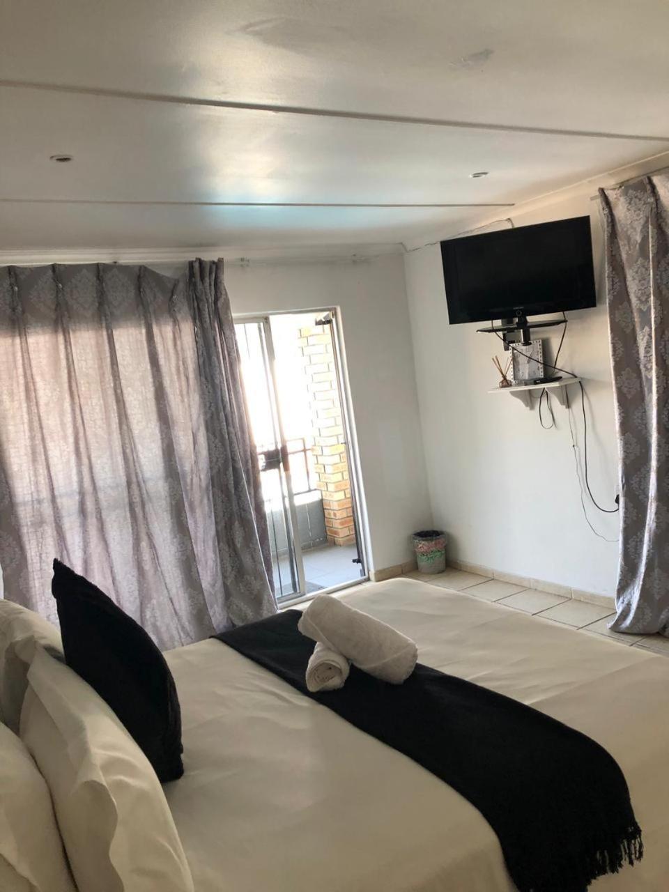 Jnc Lodge Richardsbaai Buitenkant foto