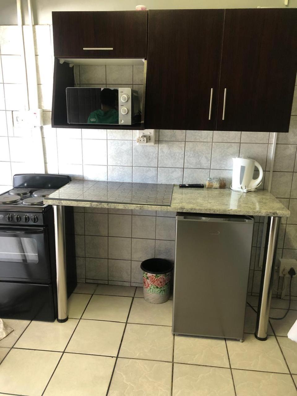 Jnc Lodge Richardsbaai Buitenkant foto