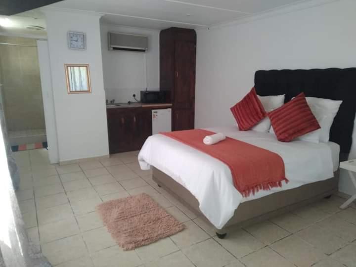 Jnc Lodge Richardsbaai Buitenkant foto