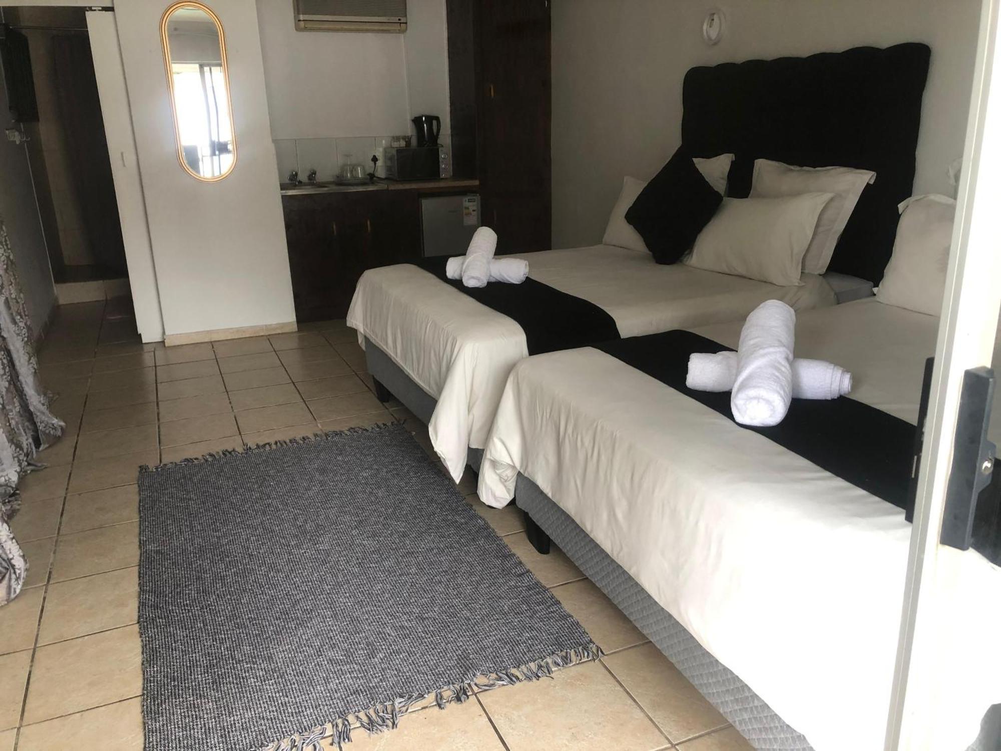 Jnc Lodge Richardsbaai Buitenkant foto