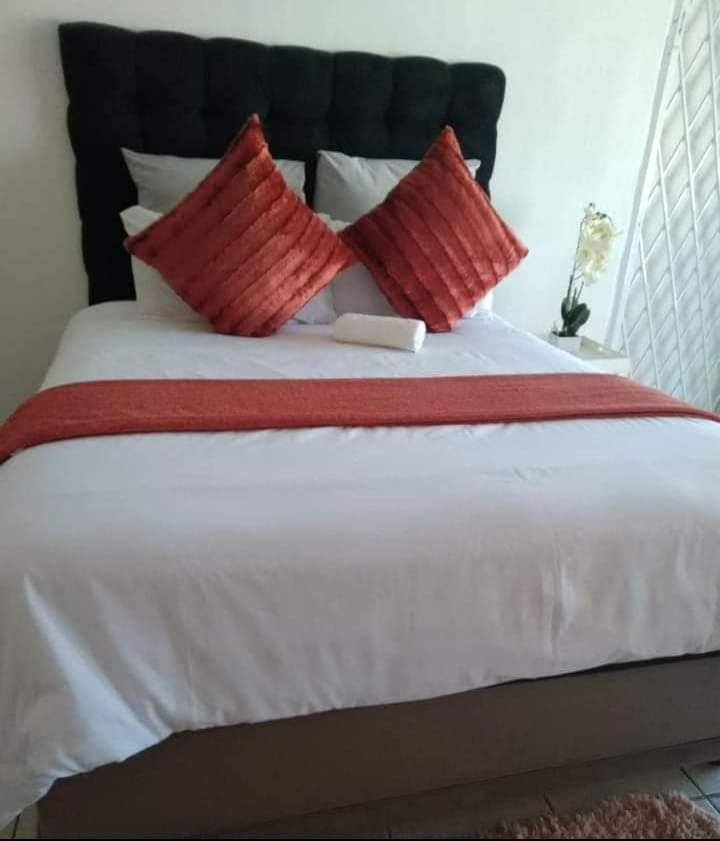 Jnc Lodge Richardsbaai Buitenkant foto