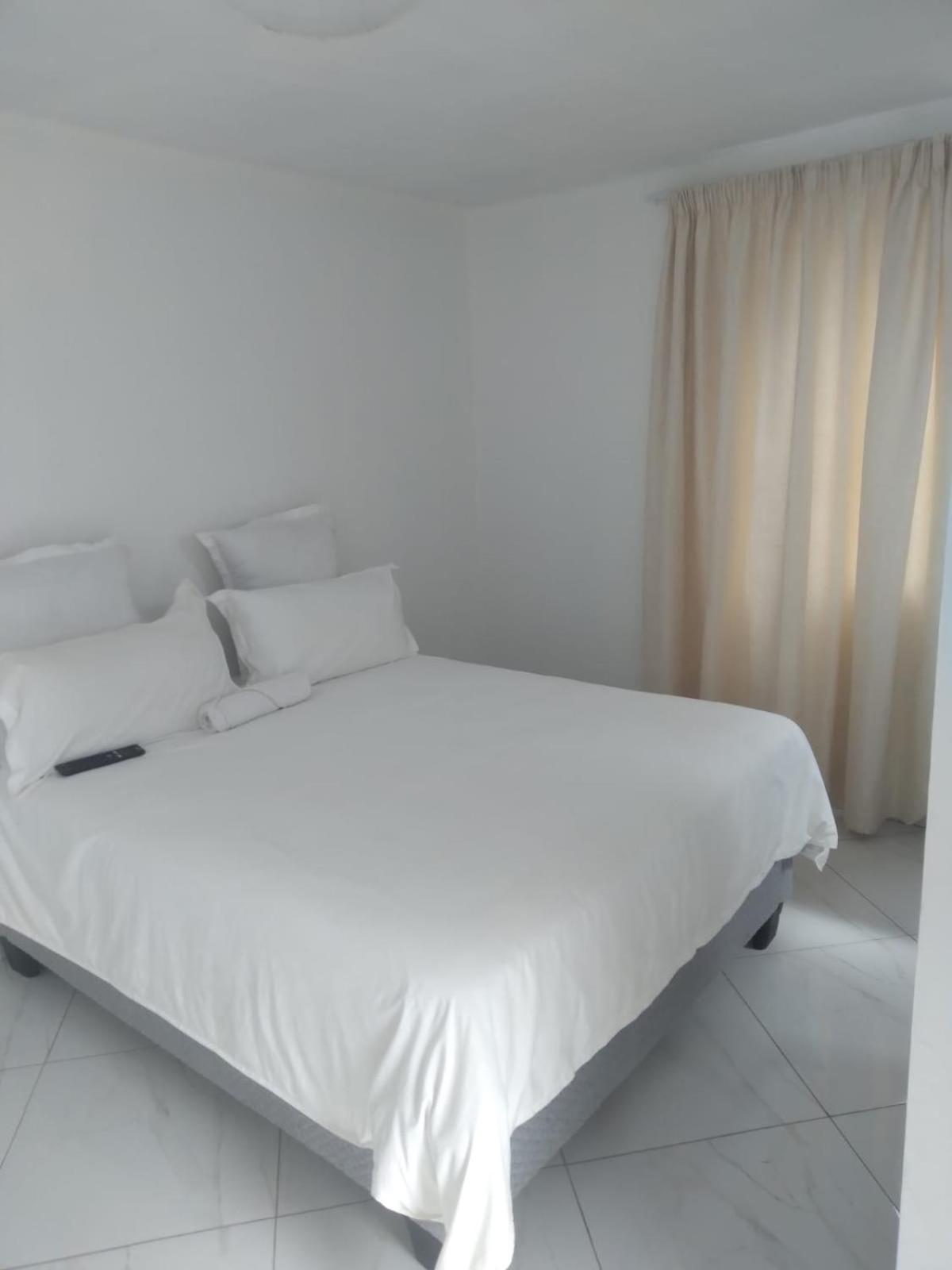 Jnc Lodge Richardsbaai Buitenkant foto