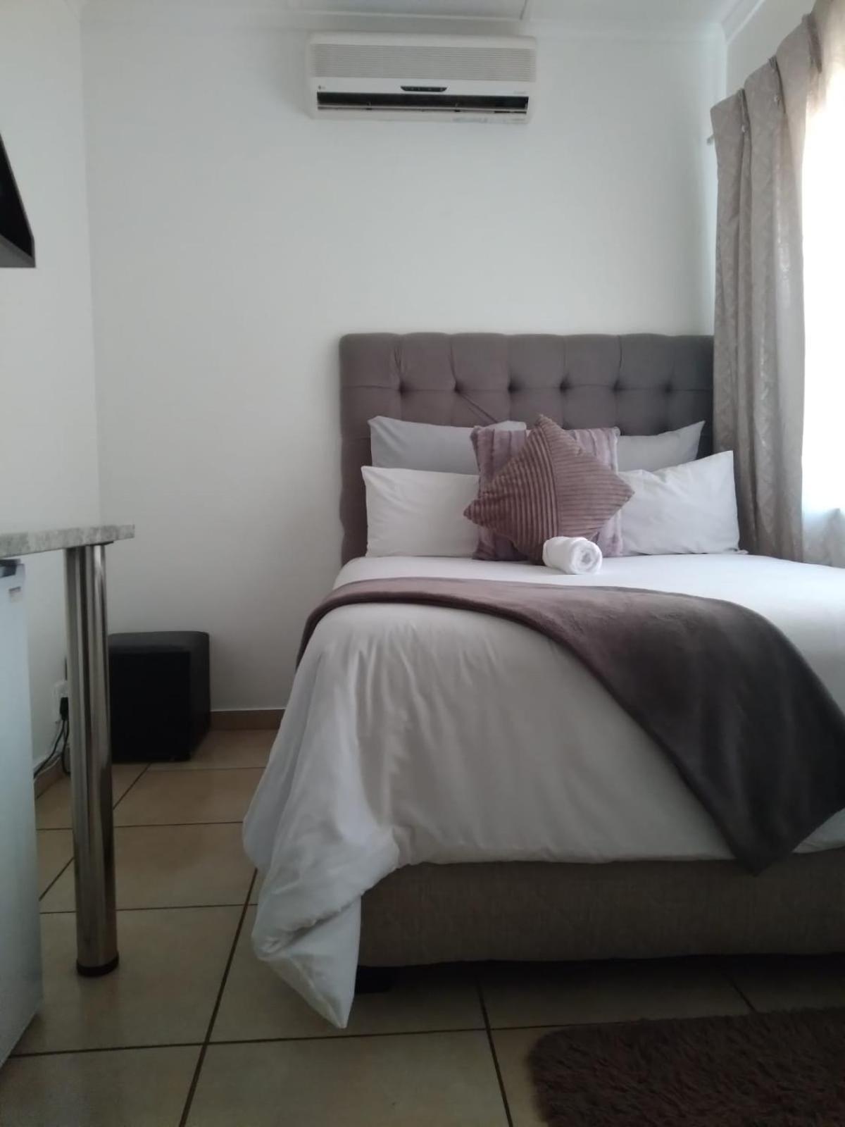 Jnc Lodge Richardsbaai Buitenkant foto