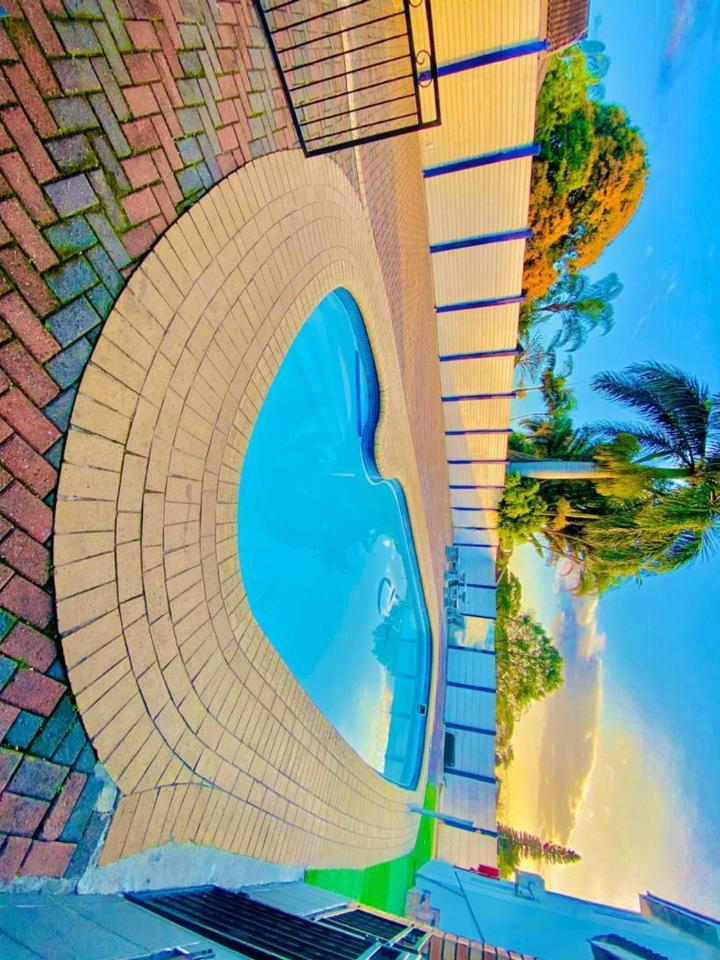 Jnc Lodge Richardsbaai Buitenkant foto